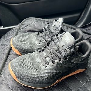 Like new mens Reebok Nano X2 size 9